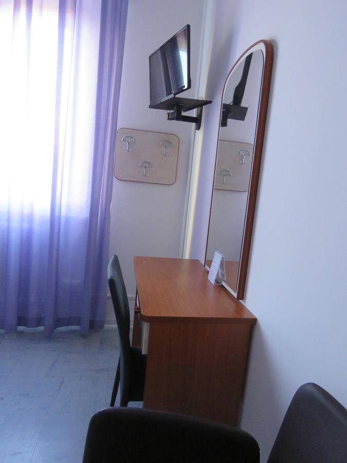 Hotel Marta Forli Bagian luar foto